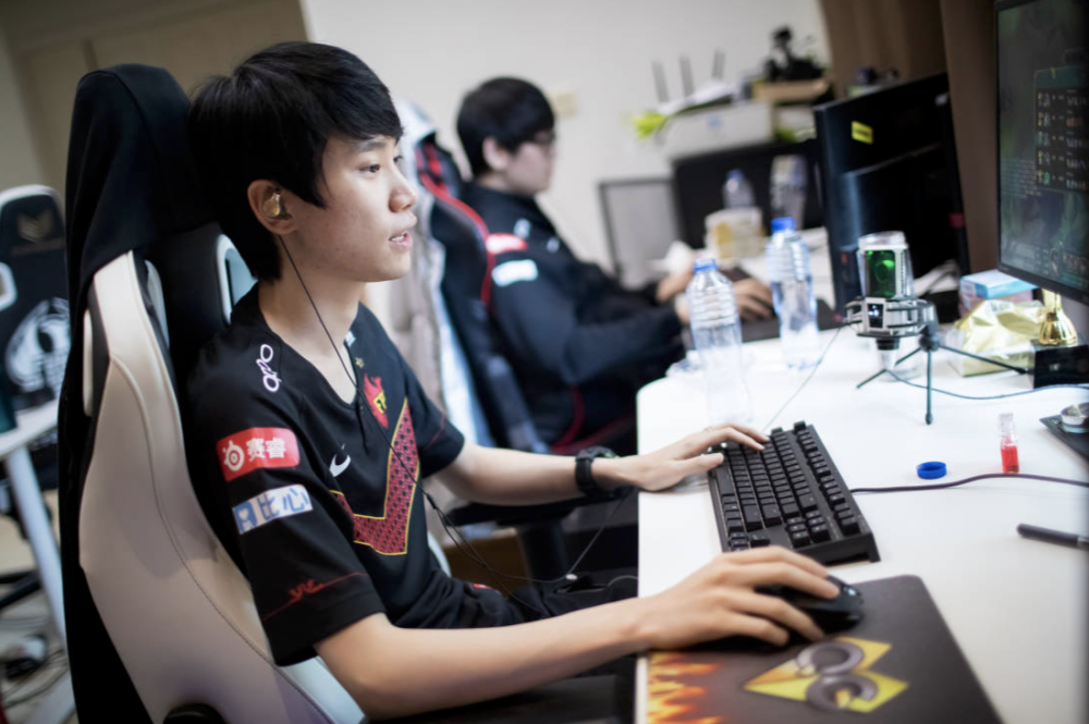 开云体育平台首页包含Doinb在皇家马德里比赛中势不可挡，败北引发热议！的词条