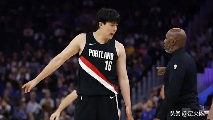 CBA常规赛转会期再迎强敌，费耶诺德更衣室发声，主帅态度：媒体盛赞，心理建设被强调的简单介绍