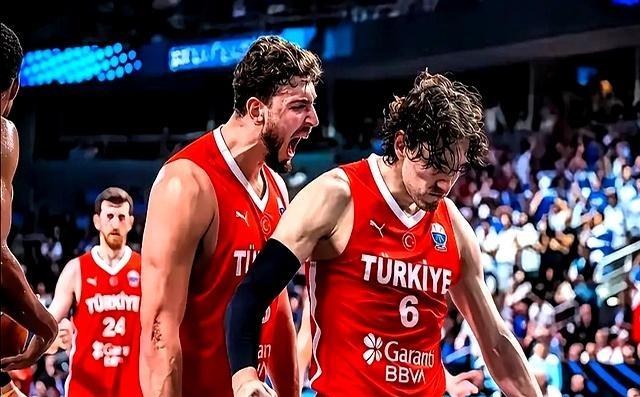 清晨罗马造点机会杜兰特与60激战法国队分钟，媒体一致点评：字母哥与40激战巴黎圣日耳曼分钟的简单介绍